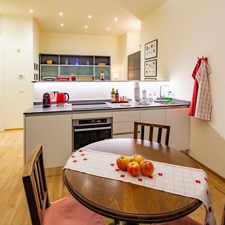 דירות La Casa Colorata - Flats In Milan - Bocconi מראה חיצוני תמונה