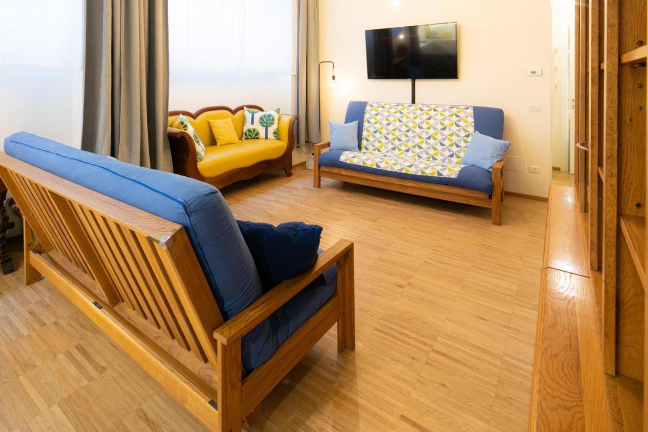 דירות La Casa Colorata - Flats In Milan - Bocconi מראה חיצוני תמונה