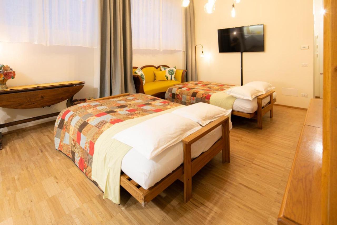 דירות La Casa Colorata - Flats In Milan - Bocconi מראה חיצוני תמונה